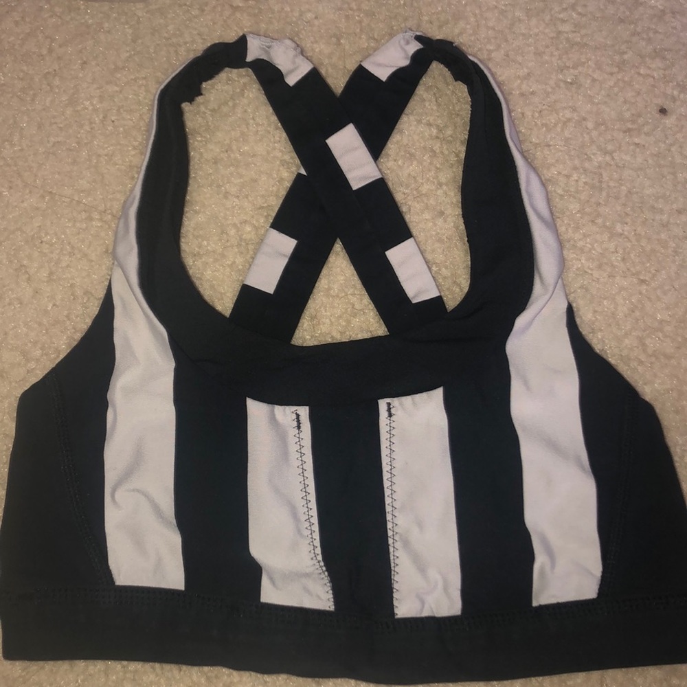 Lululemon black and white sports bra